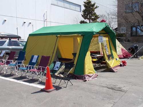 小川キャンパルのテントを展示しています