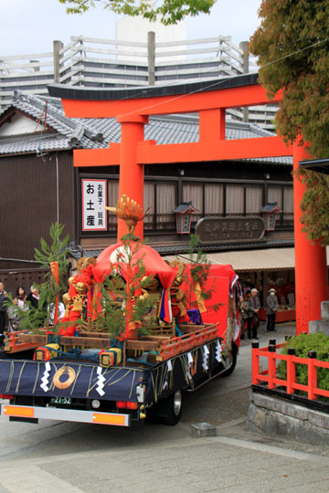 稲荷大社　神幸祭_e0048413_1850948.jpg