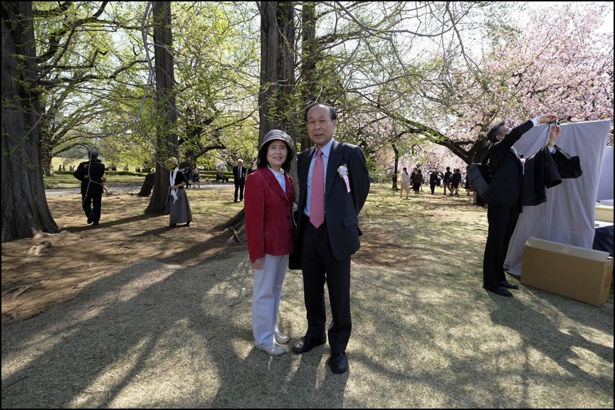 　新宿御苑での「桜を見る会」で今年の桜逍遙も終わりを告げた_a0031363_22558100.jpg