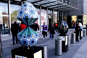 NYの街中で卵型アートのエッグハント、The Fabergé Big Egg Hunt_b0007805_14135055.jpg