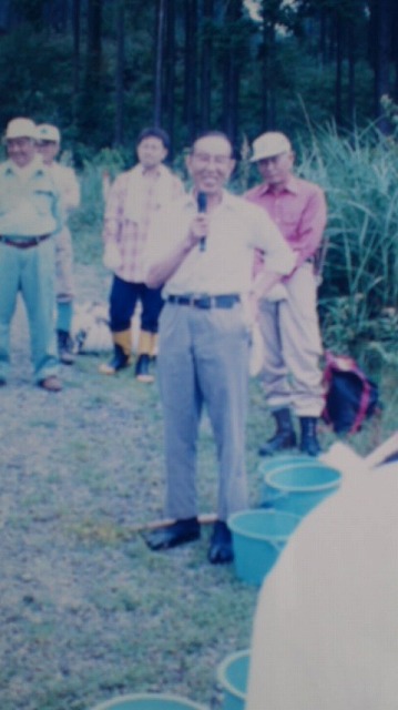 ご自分の林で、市民に「森づくり」を教えていただいた服部源一郎氏がご逝去_f0141310_7573788.jpg