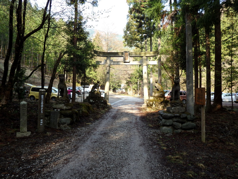 登友会～4月の月例登山＠武甲山_f0330321_22274471.jpg