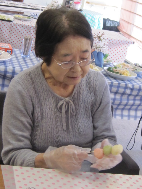 「桜餅と三色団子作り」_e0191174_11495099.jpg