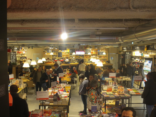 La Feltrinelli- RED@Firenzeのオープン_c0179785_18531513.jpg