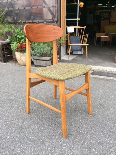 This is selling green chair singly ⇒ Thank you Sold._f0326751_15075251.jpg
