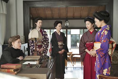 花子とアン に仲間由紀恵演じる柳原白蓮がモデルの葉山令嬢登場 お散歩アルバム 深まる秋に 花子とアン に仲間由紀恵演じる柳原白蓮がモデルの葉山令嬢登場 お散歩アルバム 深まる秋に
