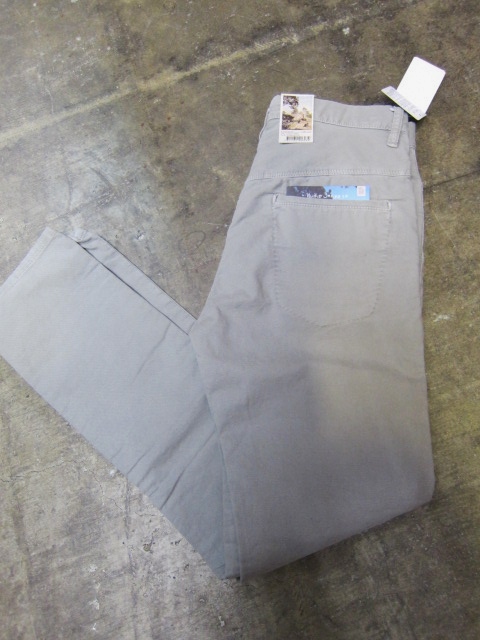 絶大なる人気定番の1本! KHAKI SLIM PANTS 。。。By NUDIE JEANS_d0152280_1628326.jpg