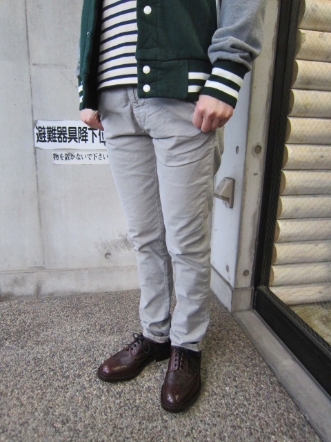 絶大なる人気定番の1本! KHAKI SLIM PANTS 。。。By NUDIE JEANS_d0152280_1634414.jpg