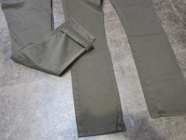 絶大なる人気定番の1本! KHAKI SLIM PANTS 。。。By NUDIE JEANS_d0152280_16373785.jpg