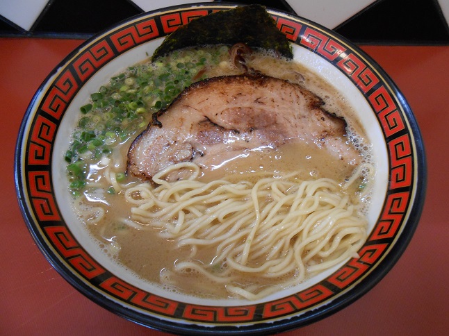 中華そば　華丸　　ハイセンスにキメる造形能力のべき乗に彫琢された最強の豚骨ラーメン_b0219835_14241055.jpg