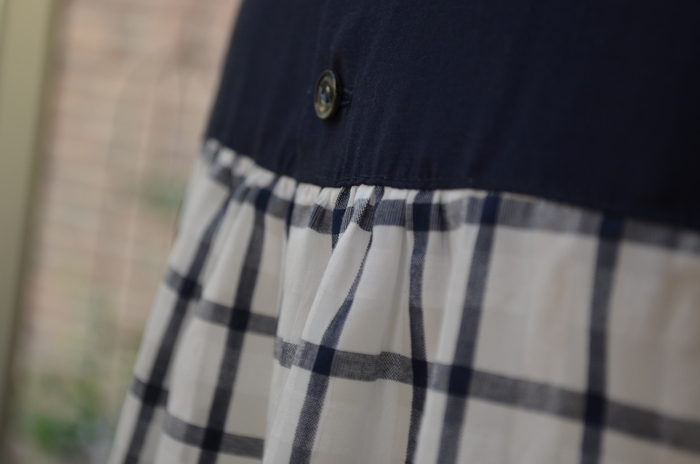 ”ウインドウペンチェックノースリーブブラウスで肩掛けStyleを。。。\"_d0153941_1785085.jpg
