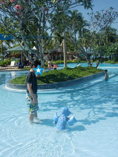 楽しすぎたプール@Shangri-La\'s Tanjung Aru Resort&Spa KOTA KINABARU_a0102153_21165994.jpg