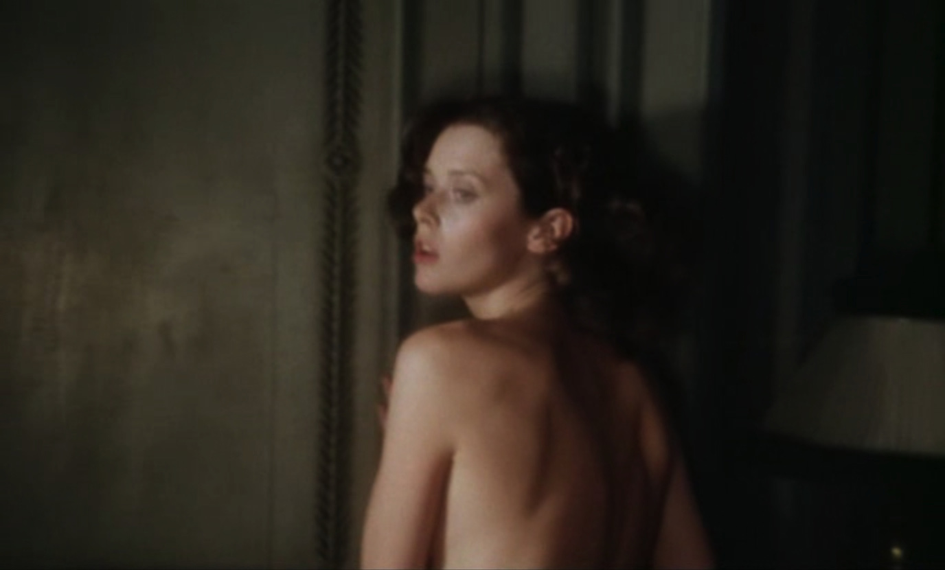 シルビアクリステル ヌード画像$$$ シルビア・クリステル（Sylvia Kristel）「Alice ou la derniere Fugue」（1977）其の五 : 夜ごとの美女