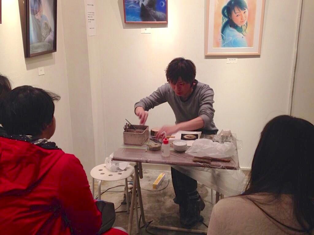 【展示：ライブペイント】ウザワジュンヤ×瓜生哲也 二人の写実画展【新宿 ART SPACE BAR BUENA】_a0021565_19281110.jpg