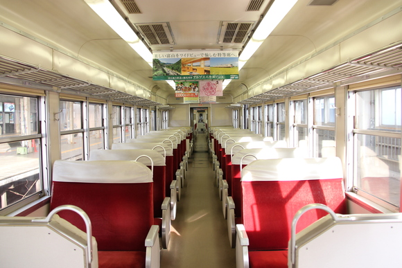 北陸へ撮影行　2014.04.12～13　その6　電鉄富山駅にて_d0187275_16551233.jpg