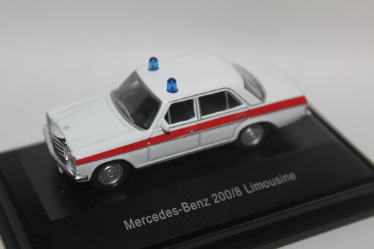 1/87 Schuco Mercedes-Benz 200/8 Limousine EMERGENCY MODEL #2_b0285587_7434355.jpg