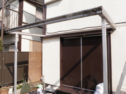 テラス屋根交換左側も 春日部 Y邸_a0229594_19172161.jpg