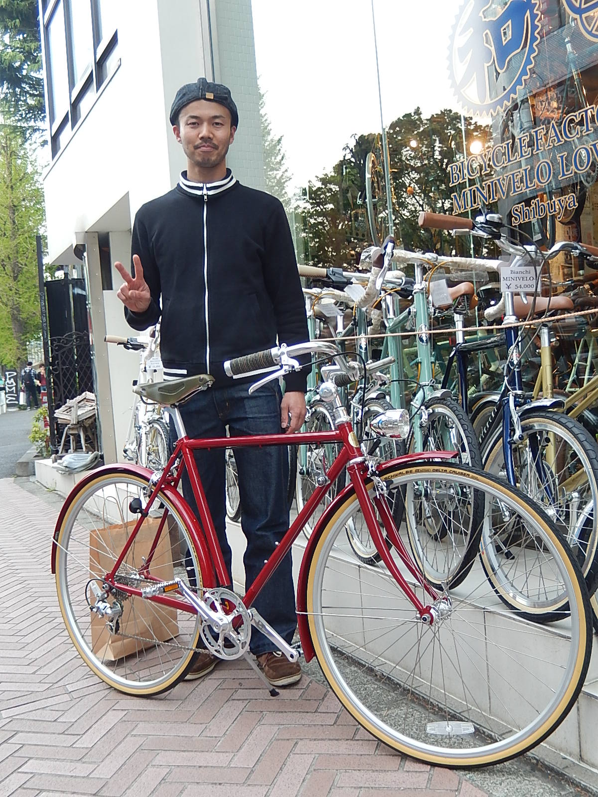 4月24日 渋谷 原宿 の自転車屋 FLAME bike前です!_e0188759_20142321.jpg
