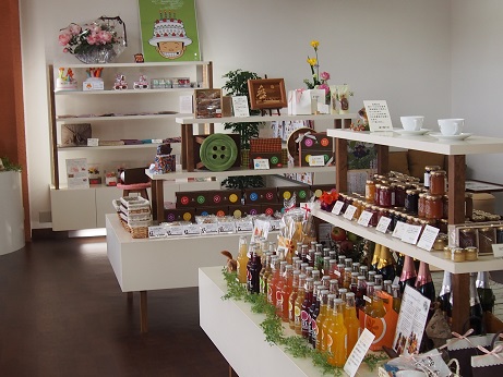 薪ストーブのあるお店~渡六菓子店~_a0045293_1393449.jpg