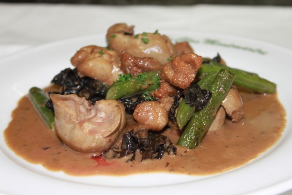 リドヴォー 仔牛の胸腺肉 とロニョン 腎臓 のフリカッセ Le Clos Montmartre Nouvelles Blog