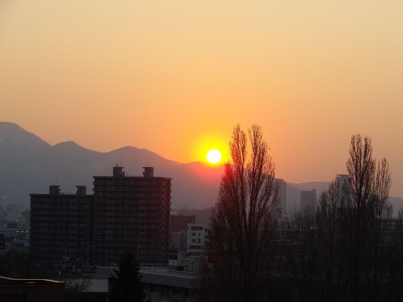 3-4分の日没タイム_c0025115_1931399.jpg