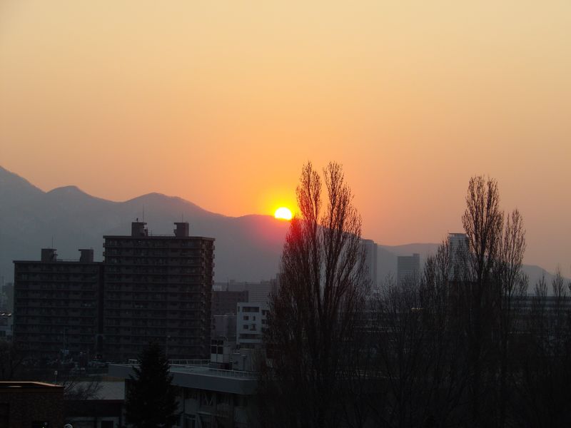 3-4分の日没タイム_c0025115_1931810.jpg