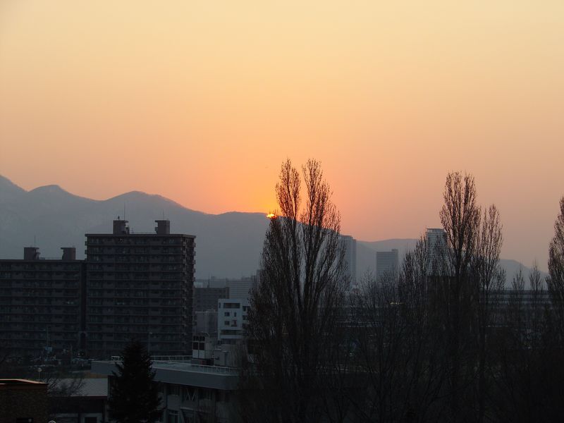 3-4分の日没タイム_c0025115_1932076.jpg