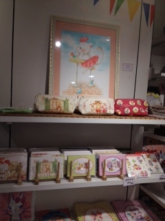 小林さゆり個展「Ｃｏｌｏｒｆｕｌ　Ｂｏｎ　Ｂｏｎ」_f0010033_0325213.jpg