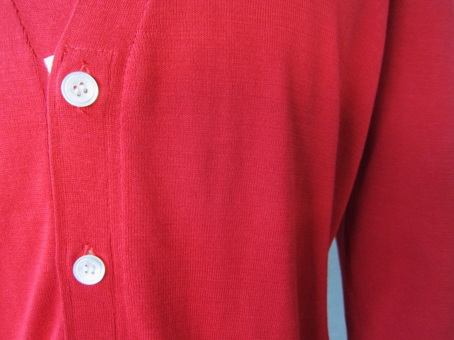 今時期に◎ 続きましてのHiゲージなREDカーデ。。。By Traditional Weather Wear_d0152280_23162897.jpg