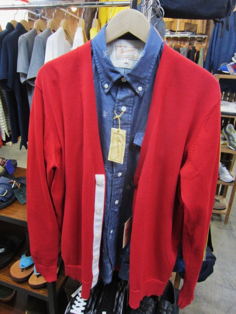 今時期に◎ 続きましてのHiゲージなREDカーデ。。。By Traditional Weather Wear_d0152280_23191457.jpg