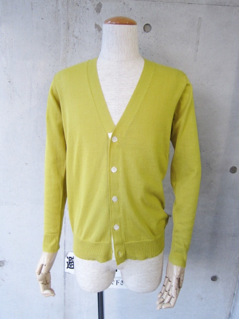 今時期に◎ 続きましてのHiゲージなREDカーデ。。。By Traditional Weather Wear_d0152280_23215395.jpg