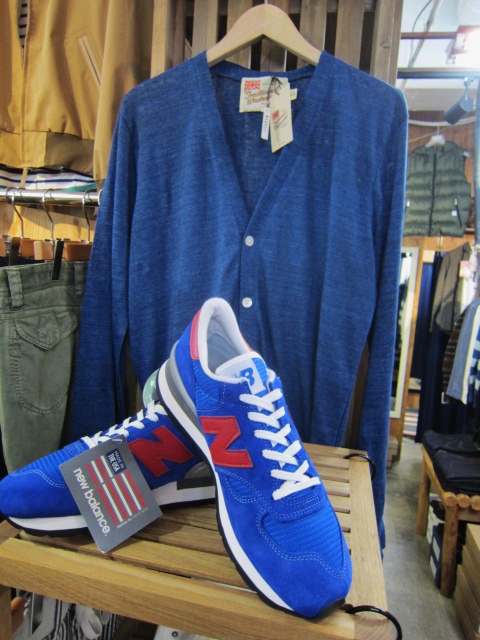 今時期に◎ 続きましてのHiゲージなREDカーデ。。。By Traditional Weather Wear_d0152280_23241921.jpg