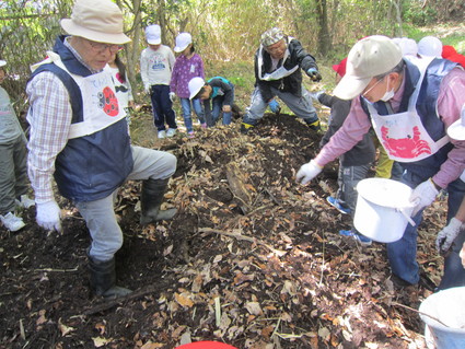 多奈川小学校1・2年の遠足　　　　by　　　(ナベサダ)_f0053885_2053272.jpg