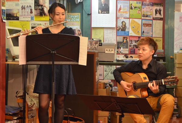 小笠原直子さん&門馬由哉さんインストアライブ。_e0046190_163377.jpg