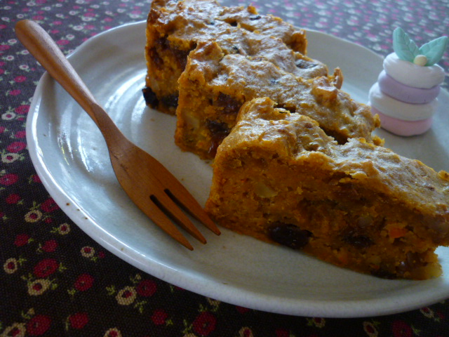 Carrot & ginger spicy cake_e0326699_16262863.jpg