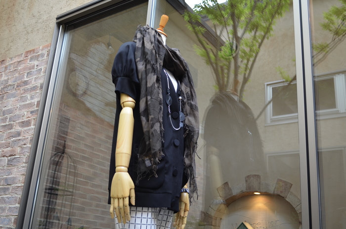 ”初夏のブラック大人コーデといたします。。。”_d0153941_17095.jpg