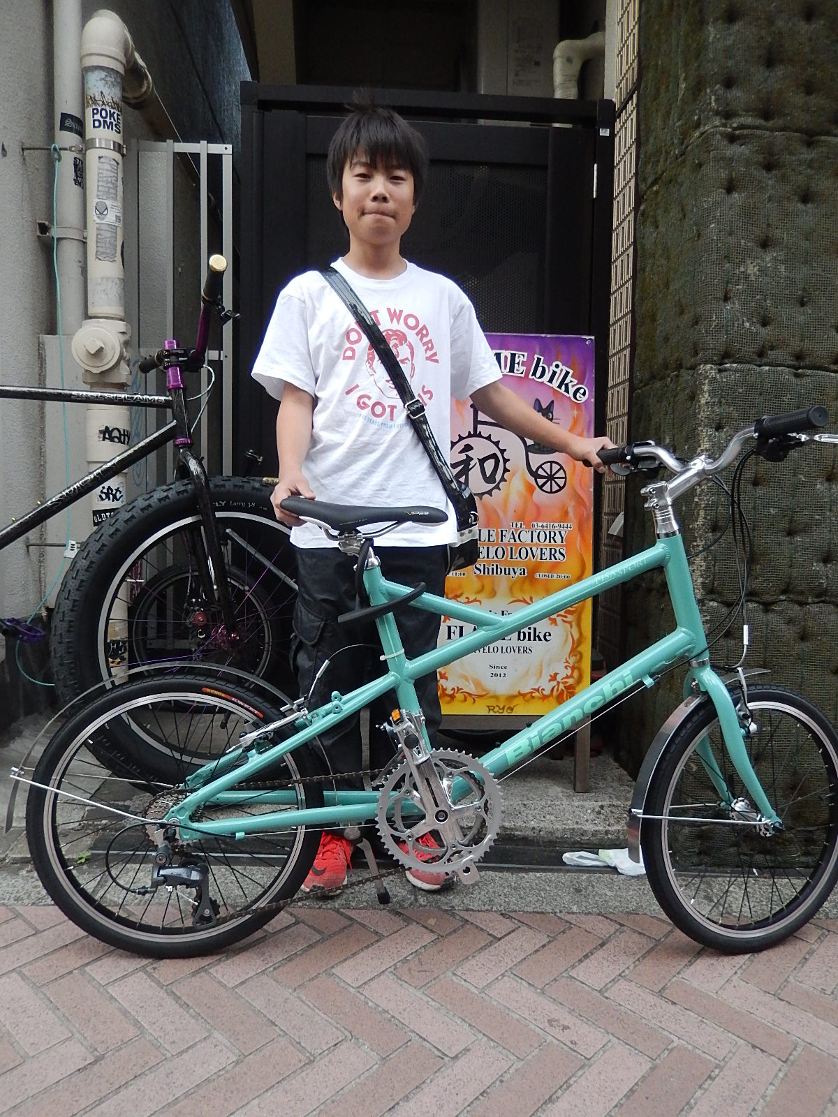 4月26日　渋谷　原宿　の自転車屋　FLAME bike前です!_e0188759_1815731.jpg
