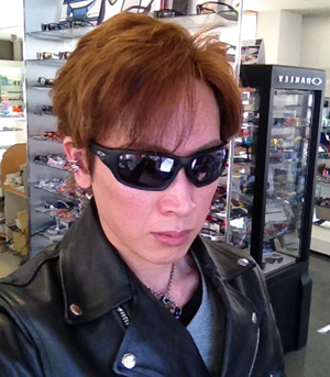 OAKLEY(オークリー)2014年4月新作サングラスVALVE(バルブ)リリース!_c0003493_14542380.jpg