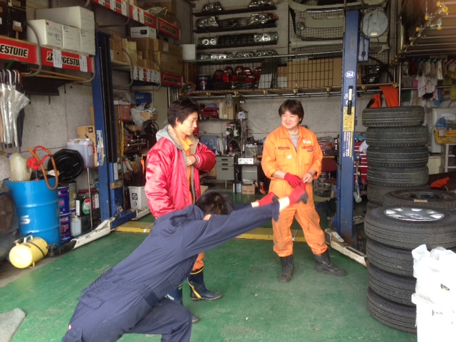 4月27日SUNDAY 山本が送ります♪TOMMYの1日 ランクル アルファード ハマー_b0127002_174312.jpg