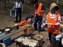 平成26年4月27日(日) 高川山林 天候:晴れ 参加:23名+若干名_c0173813_23132216.jpg