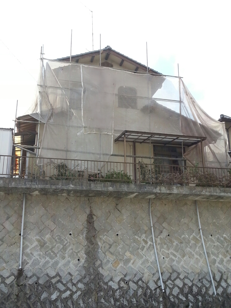 T様邸(佐伯区)外壁塗装および波板張替工事_d0125228_10543517.jpg