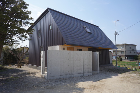 玄関アプローチ 函館の建築家 北崎 賢 日々の仕事と遊び
