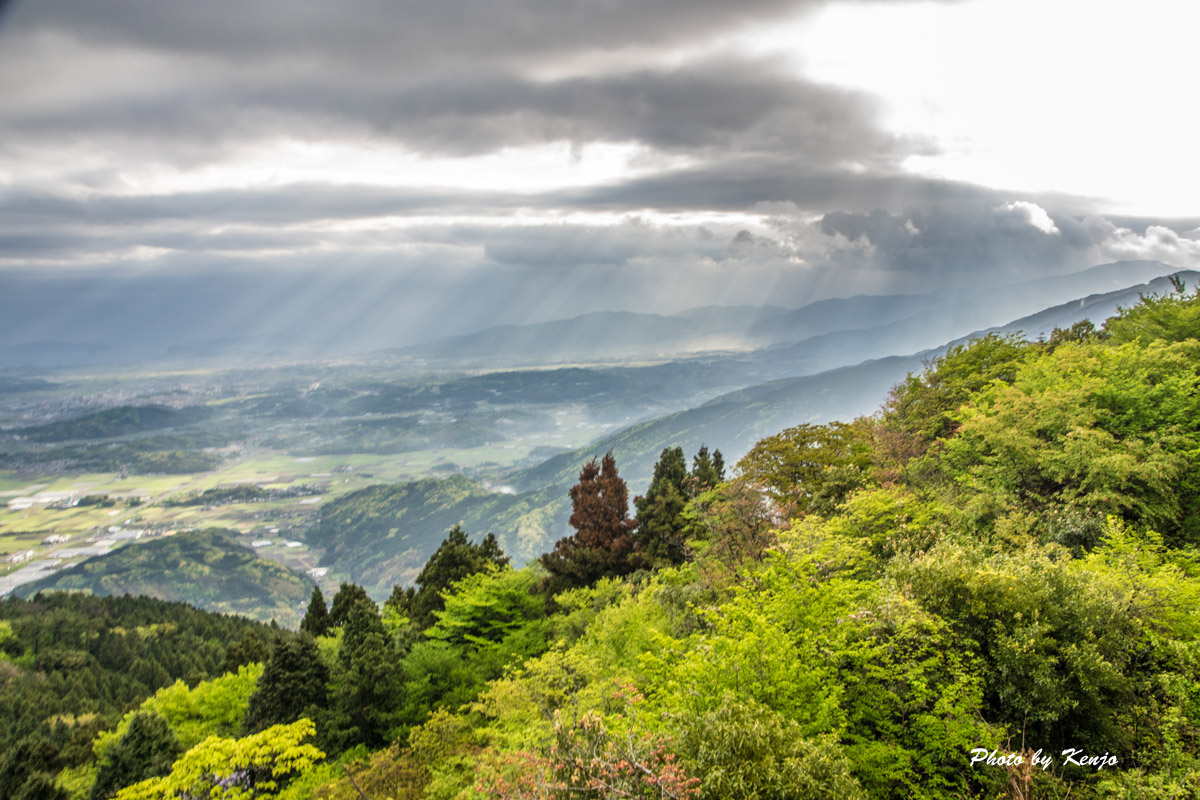 ちょっと晴れ間の二丈岳_a0097006_21343788.jpg