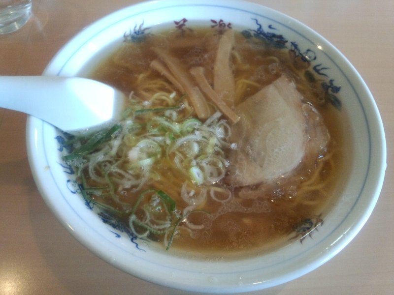 茶楽で醤油と塩のハーフラーメン（東神楽町）（2014年33杯目）_b0128821_933352.jpg