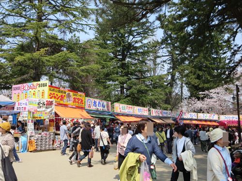 【北東北桜追い旅⑬】弘前城のさくらまつり_c0042960_18443026.jpg