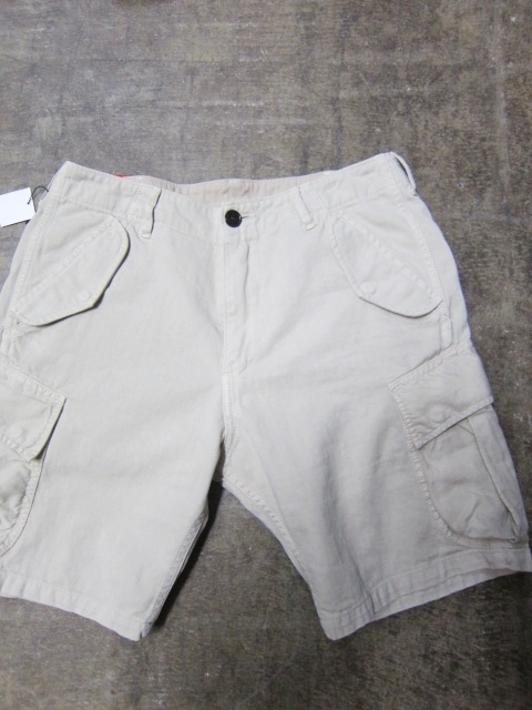 今季の本命★ SHORTS の1つ。。。Kato BASIC ・・・ Natural CARGO SHORTS!♪! _d0152280_3444630.jpg