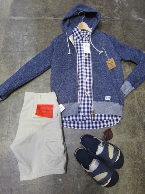 今季の本命★ SHORTS の1つ。。。Kato BASIC ・・・ Natural CARGO SHORTS!♪! _d0152280_3475626.jpg