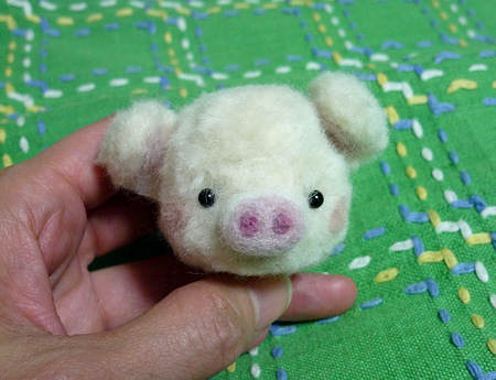 ほわほわのブタちゃん 羊毛フェルト 月の旅人 美月ココの徒然日記
