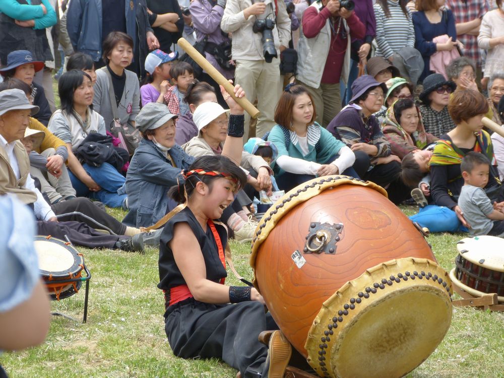 小布施八重桜満開です！感動！鬼島太鼓！_e0081066_5142423.jpg