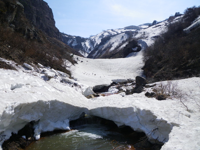 蔵王・ひよどり越えからの熊野岳東面滑降 ～ ２０１４年４月２９日_f0170180_0592270.jpg